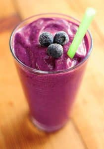 berry yogurt smoothie