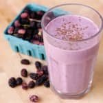 Berry-flaxseed fruit smoothie
