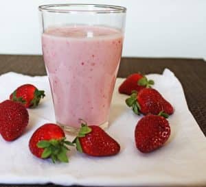 how to make a strawberry smoothie