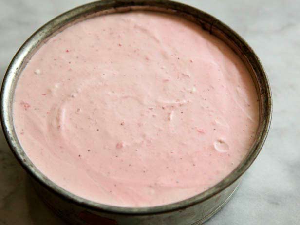Low Sugar Baked Strawberry Cheesecake