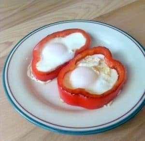 Bell Pepper Rings Filled with Eggs and Mozzarella