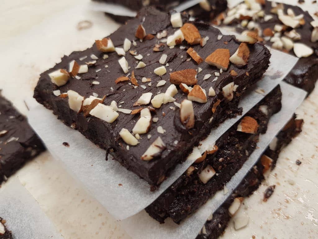 Raw Vegan Brownies - layers zoom