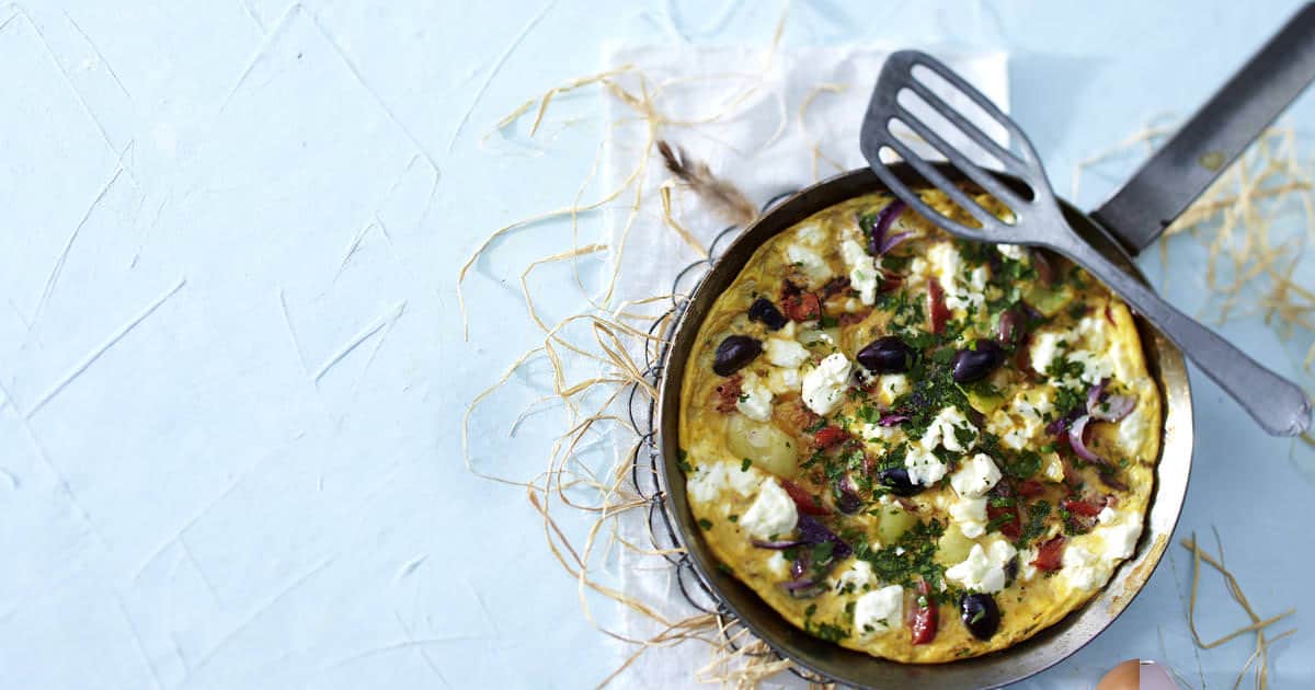 Greek Salad Omelette - 6 Ingredients