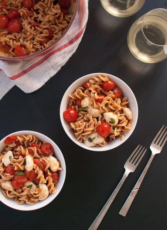 Caprese Pasta Salad pin